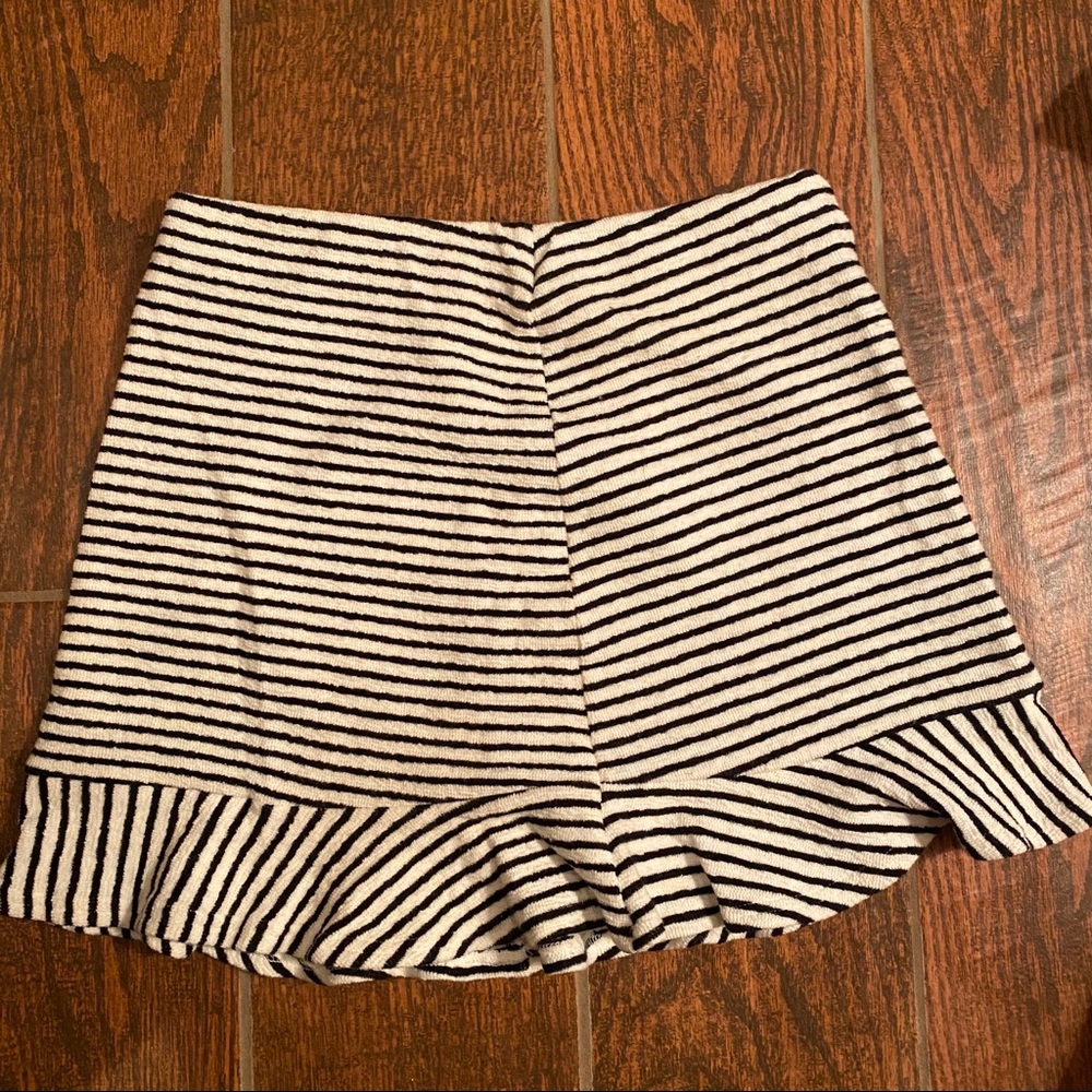 Black & white skirt